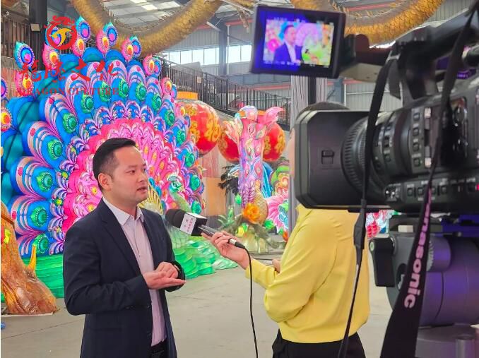 中央电视台探访龙腾文化 揭开自贡彩灯的独特魅力